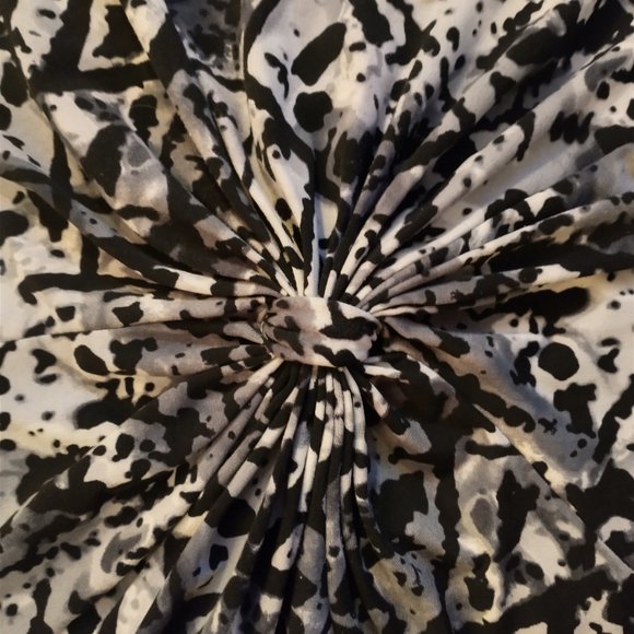 Daisy Fuentes - Size X Small - Short Sleeve Blouse - Picture 3 of 5